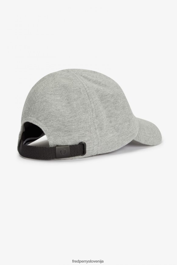 Fred Perry kapa - detajl vezenja