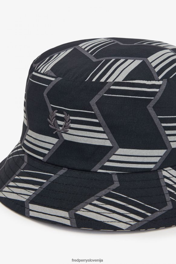Fred Perry klobuk v uporabi Fred Perry Klobuk na Glavi