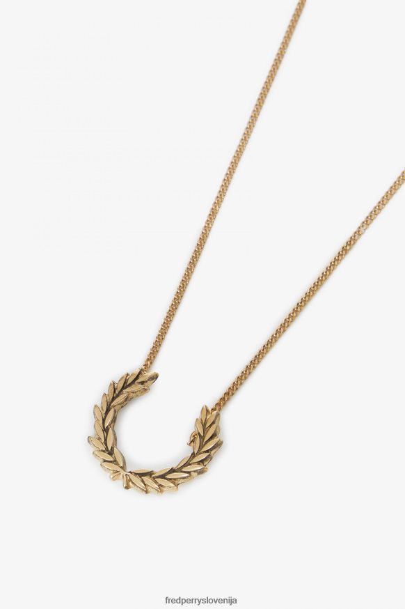 Ogrlice s stajliranjem Fred Perry Ogrlica Fred Perry na modelu