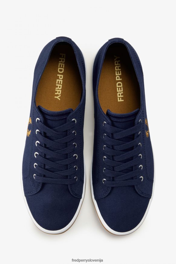 Detajl vezenja lovorovega venca Fred Perry Kingston stranski pogled