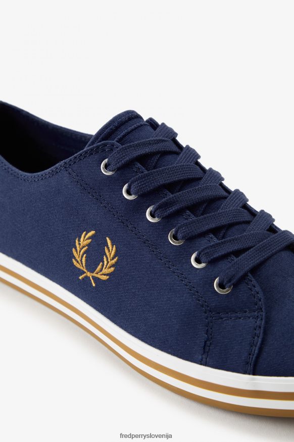 Plimsol v realni uporabi Fred Perry Kingston na nogah