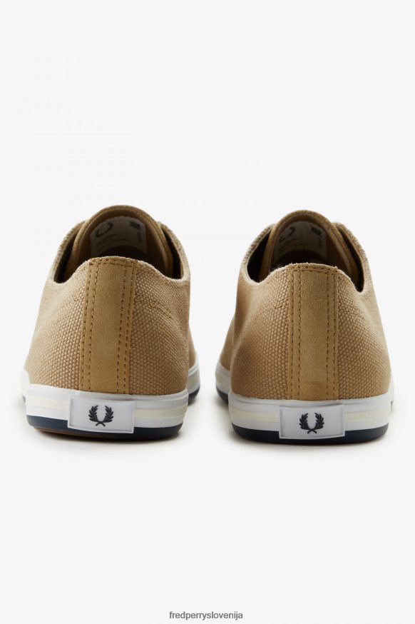 Fred Perry Kingston plimsol copati - kombinacija z oblačili