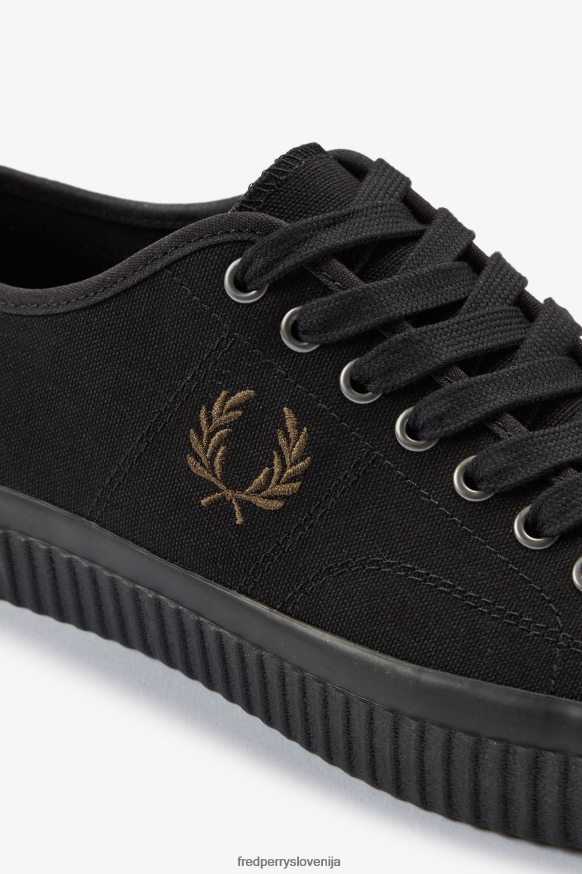 Fred Perry čevlji v uporabi Fred Perry Hughes Nizek čevlji na nogi