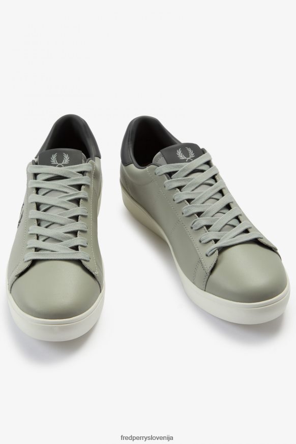 Fred Perry Spencer je edini od blizu