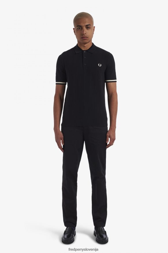 Fred Perry hlače kombinirane z modnimi dodatki