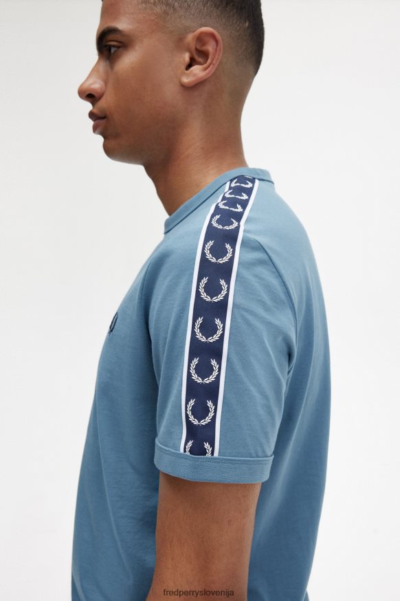 Fred Perry majica kombinirana s kavbojkami