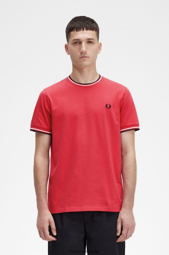 Fred Perry kratkoročna majica v rdeči barvi - frontalni pogled