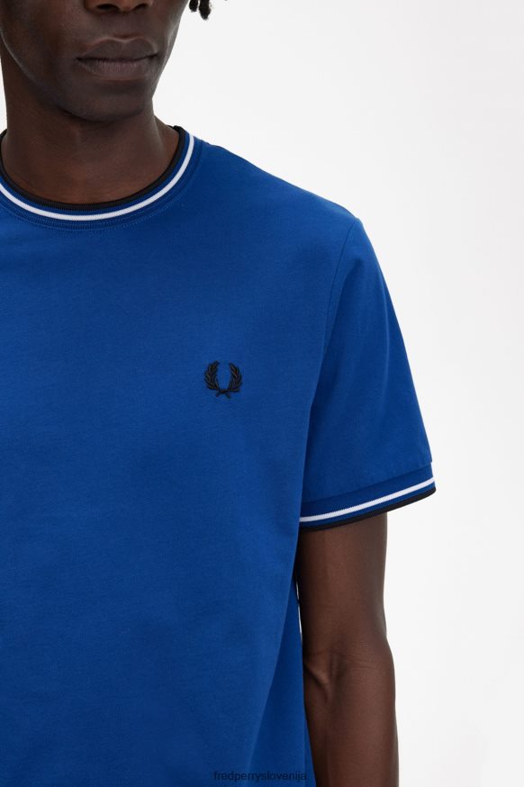 Fred Perry dvojna igla podrobnosti od blizu