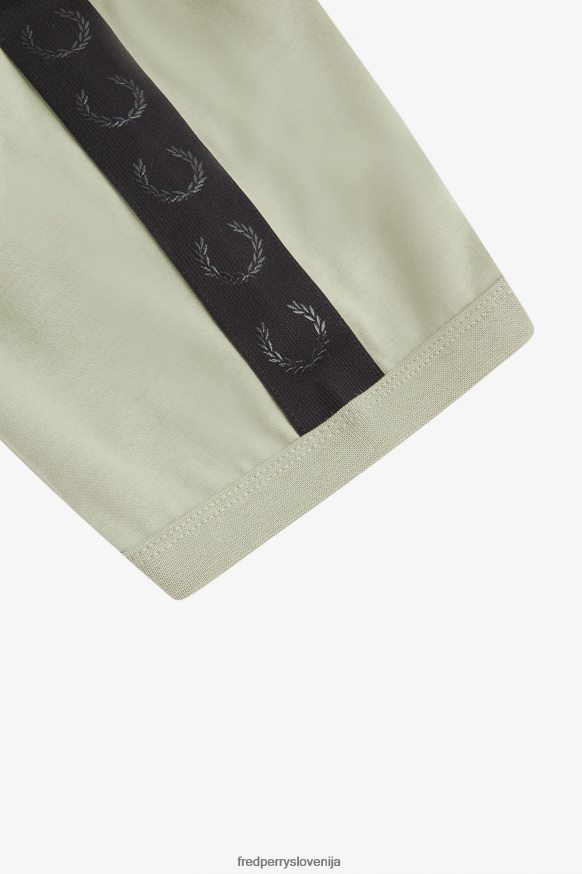 Fred Perry Majica na modelu Fred Perry Majica na modelu