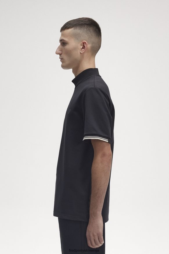 Detajli Fred Perry majice Detajl Fred Perry majice z visokim ovratnikom
