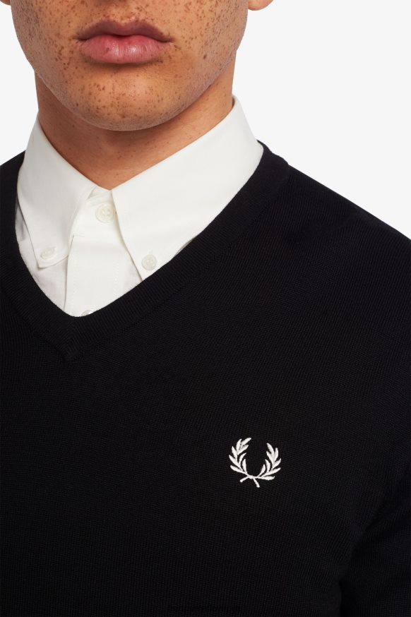 Fred Perry pulover - detajl rebrastih robov