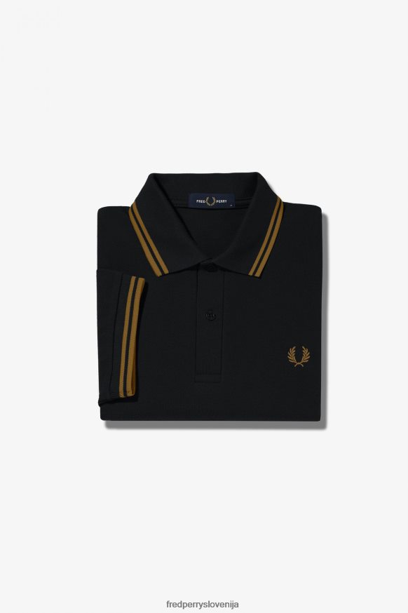Detajli Fred Perry majice Detajl ovratnika in dvojne konice na Fred Perry majici