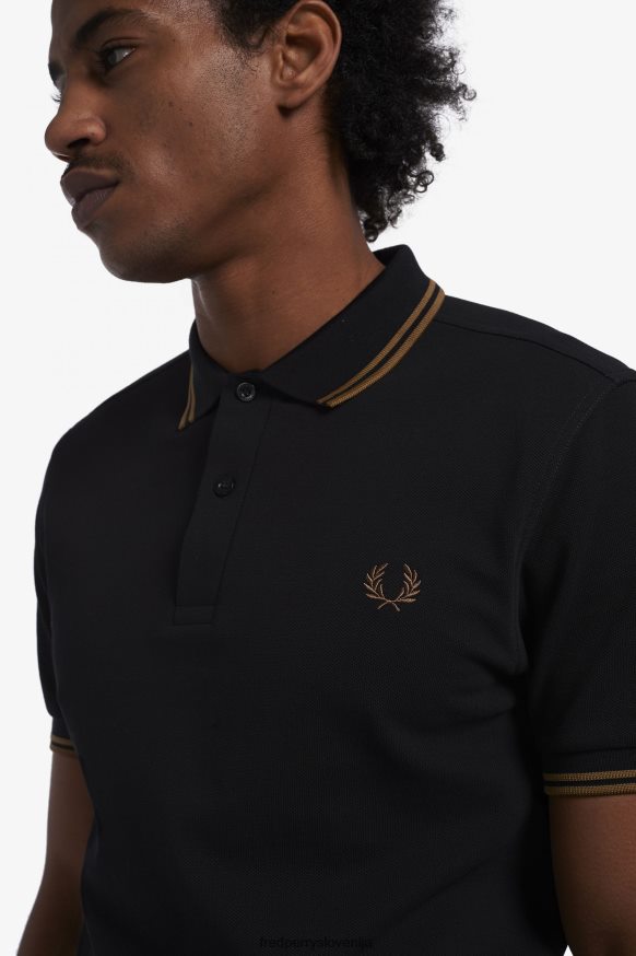 Zadnji del Fred Perry majice Zadnji del Fred Perry majice