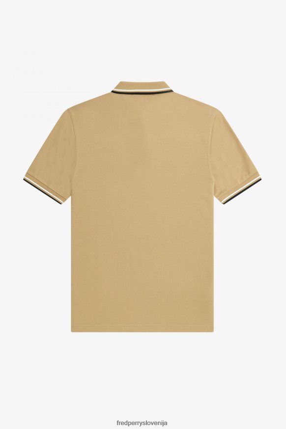Fred Perry majica kombinirana s kavbojkami