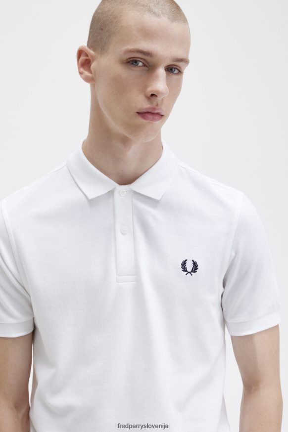 Fred Perry M6000 T -majice na modelu