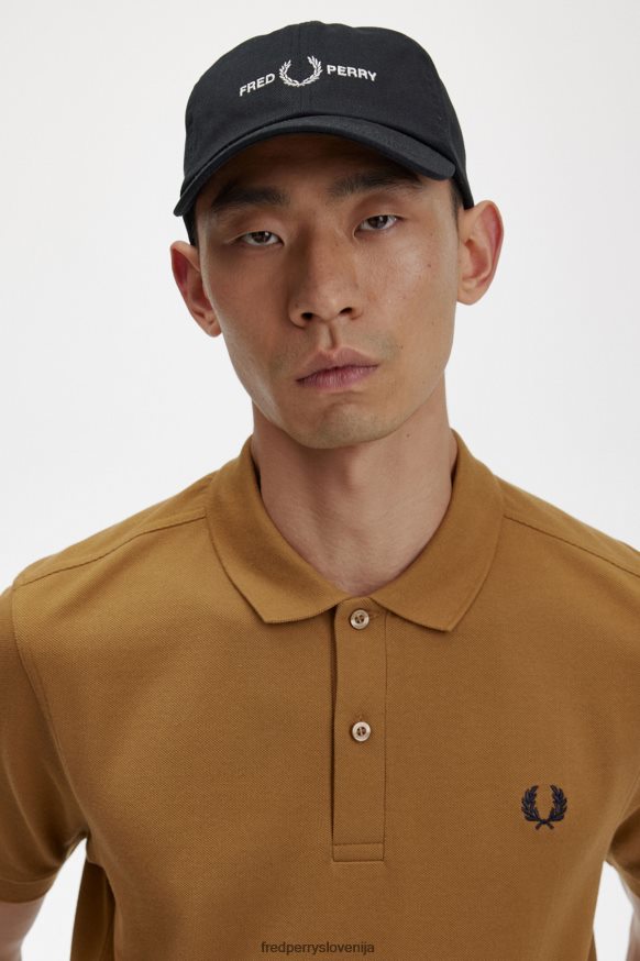 Fred Perry M6000 T -majice na modelu