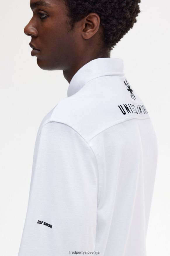 Fred Perry vezenje lovorovega venca Detajl vezenja z lovorovim vencem