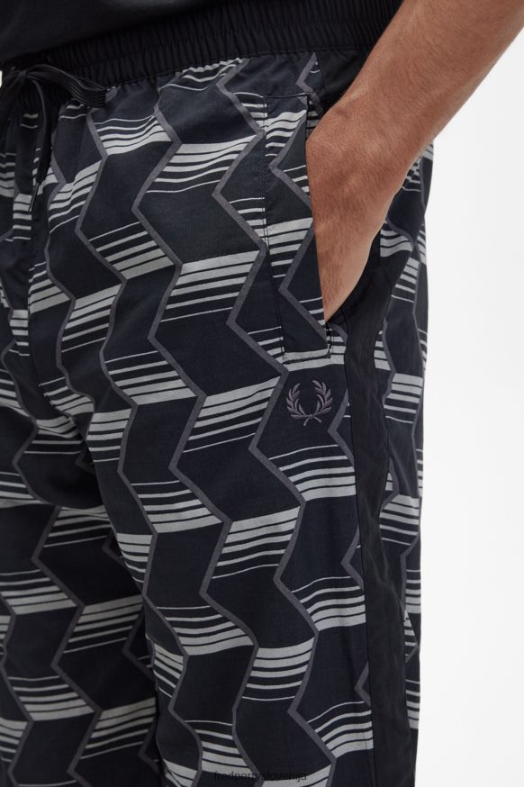 Styling gre za Fred Perry Hlavce Fred Perry hlače v kombinaciji z drugimi izdelki