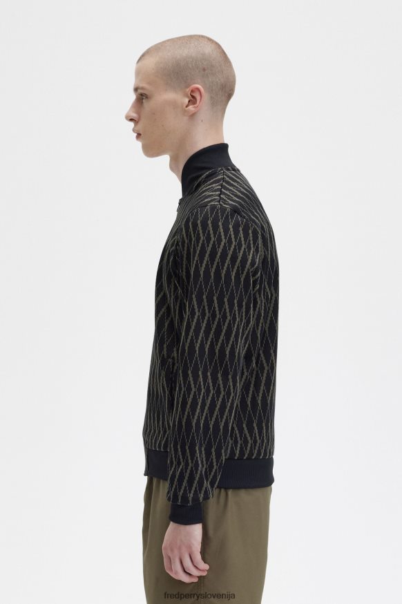 Detajl vzorca argyle na Fred Perry trenirki