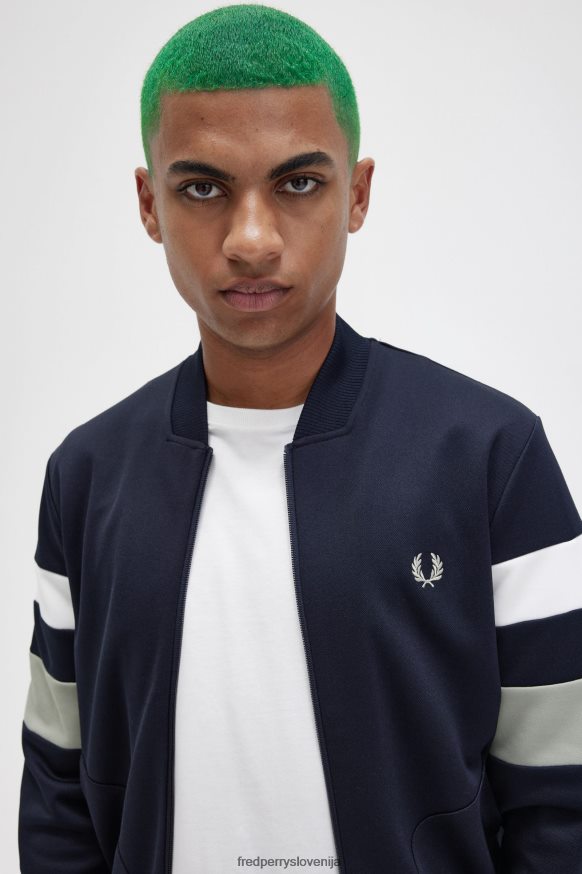 Fred Perry trenirka v vsakdanji uporabi
