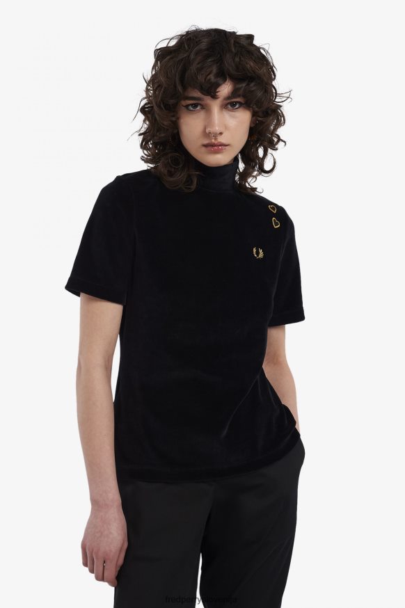Fred Perry T -majice iz ekskluzivne zbirke Fred Perry velur majica z vezenimi srčki - črna barva