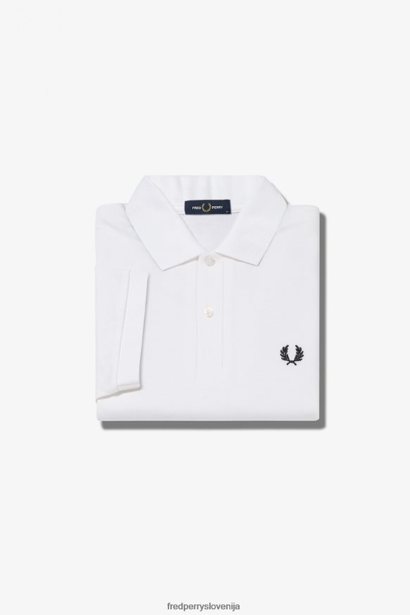 Detajl ovratnika in gumbov na Fred Perry G6000 majici